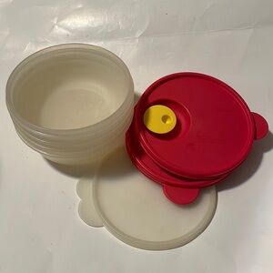 Tupperware Lids and Containers x4